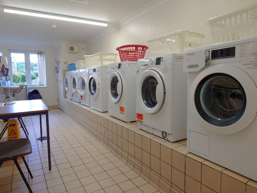 LAUNDRY FACILITY