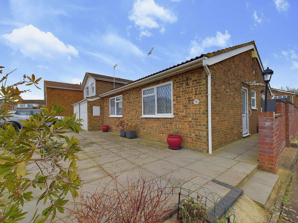 Adelaide Close, Worthing, BN13