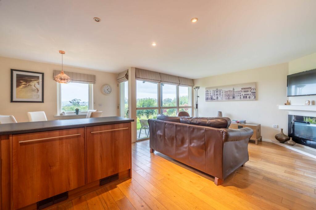 KITCHEN LIVING AREA