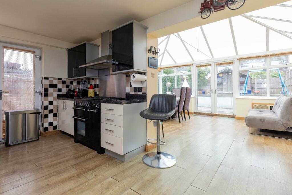 Kitchen/Conservatory