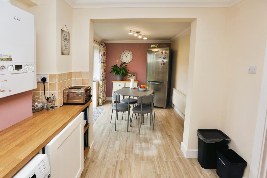 Kitchen/Dining Area