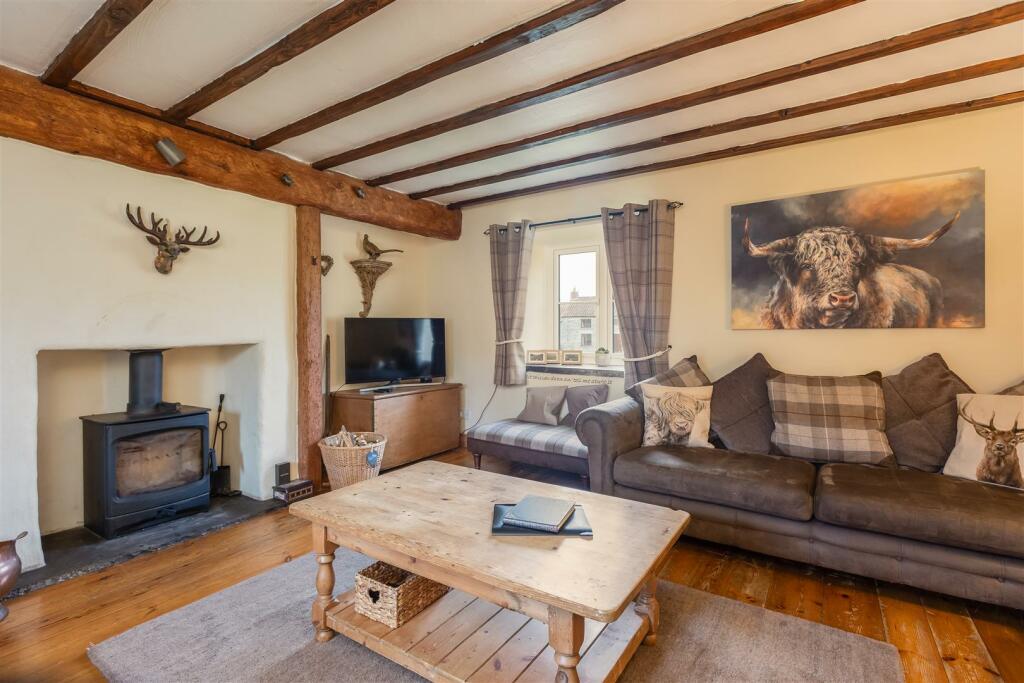 Featherstone Cottage Sitting Room-2.jpg