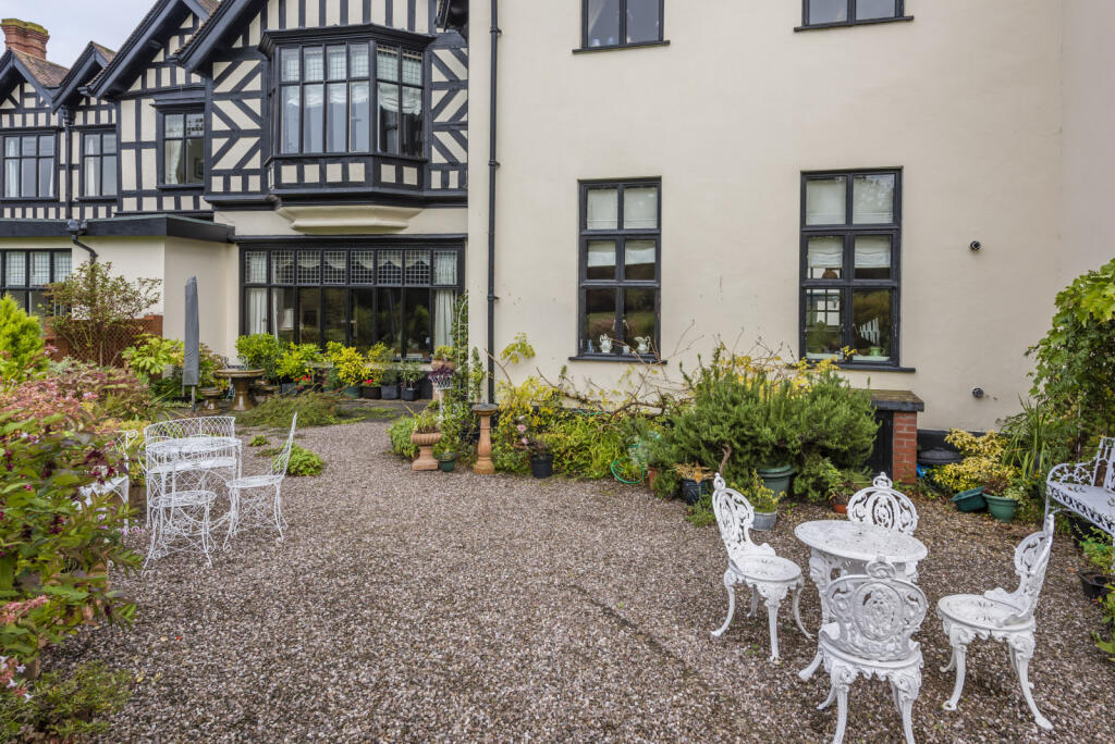 Courtyard Garden