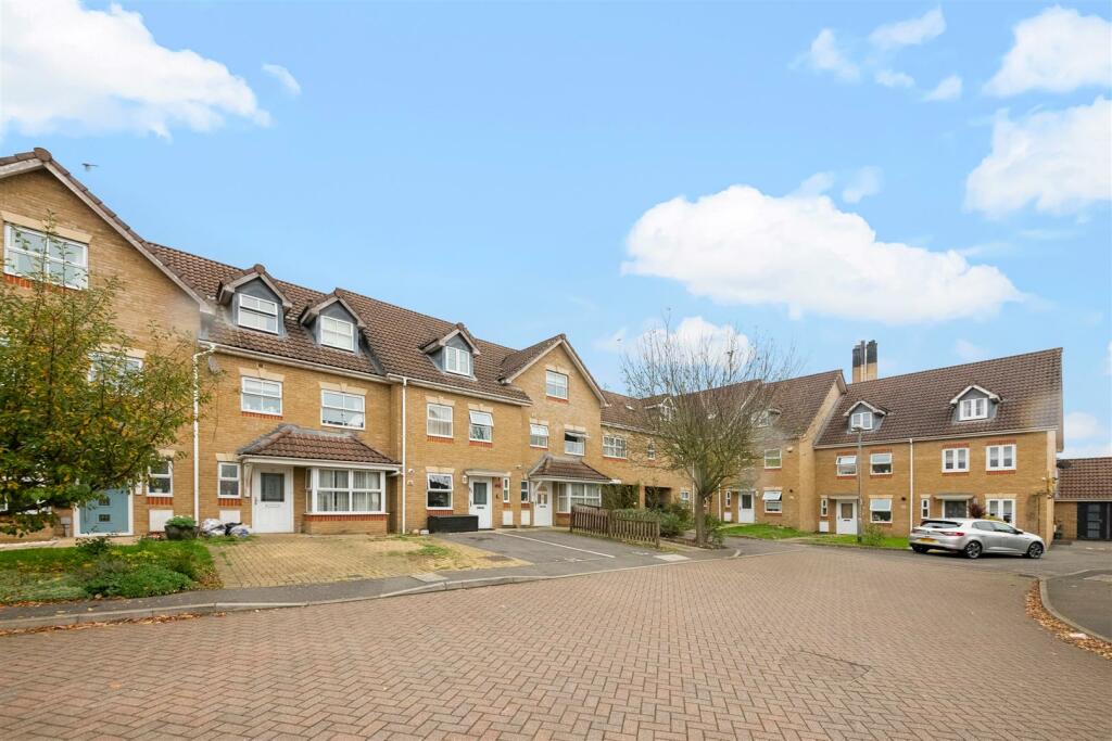 Arklay Close, Uxbridge