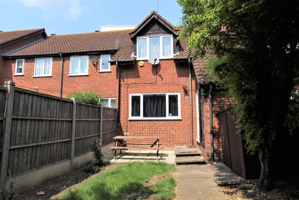 Mahon Close, Enfield, Middlesex, EN1