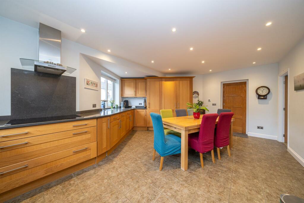 Kitchen/Dining Room