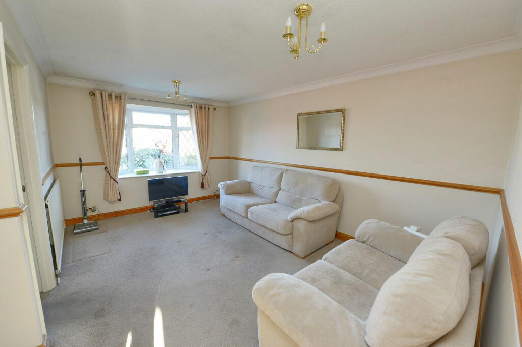 Chiltern Avenue, Farnborough, GU14 9SG