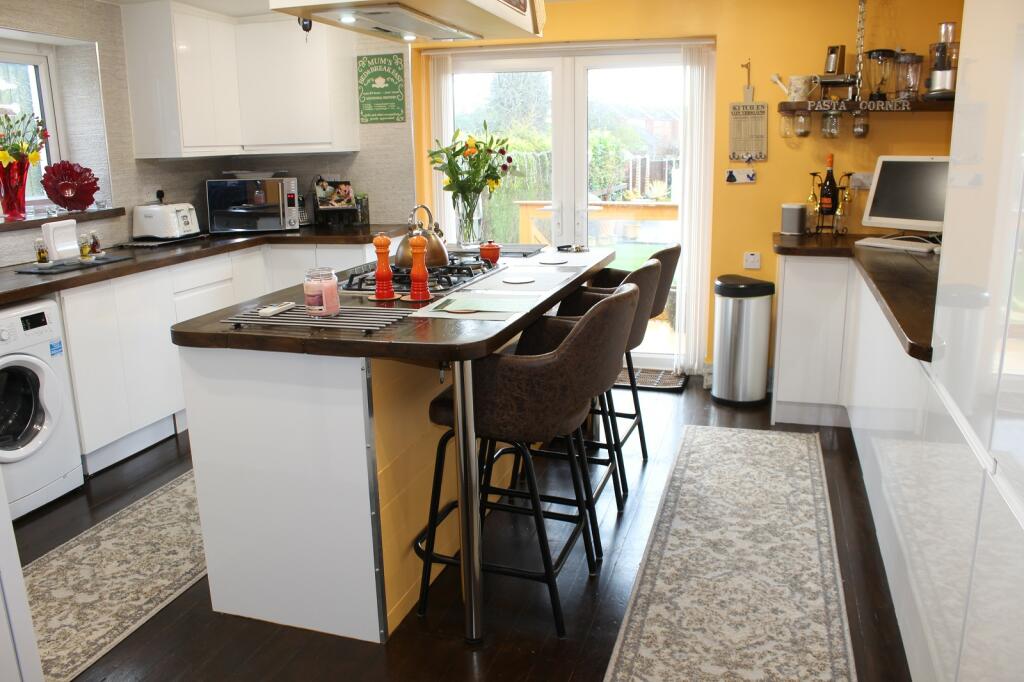 Fitted Kitchen Picture 2