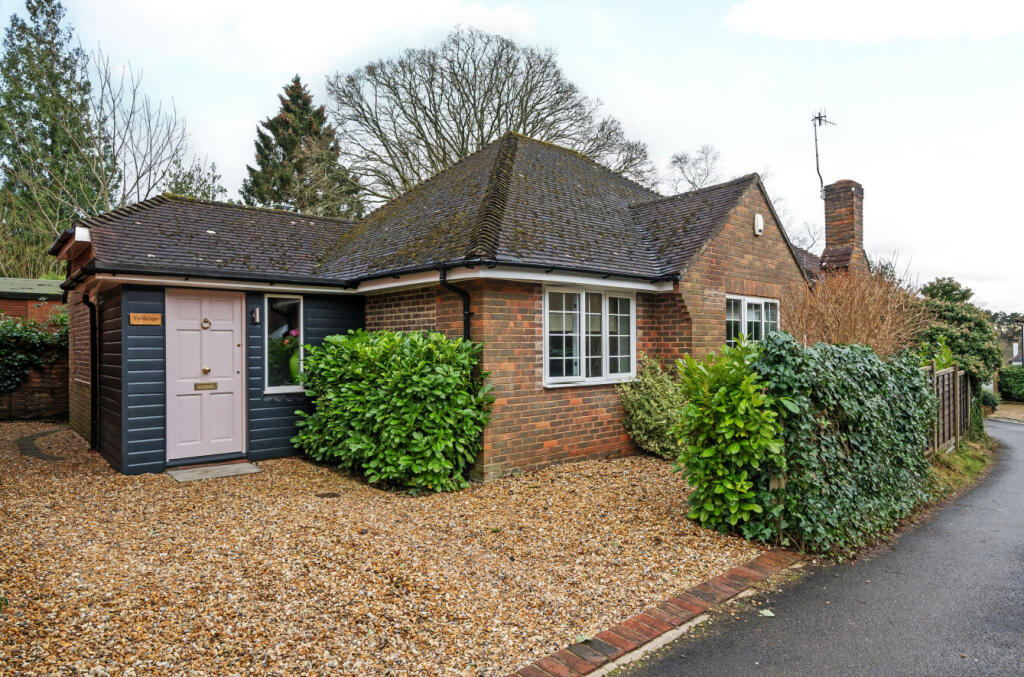 Jubilee Lane, Grayshott, Hindhead, Hampshire, GU26