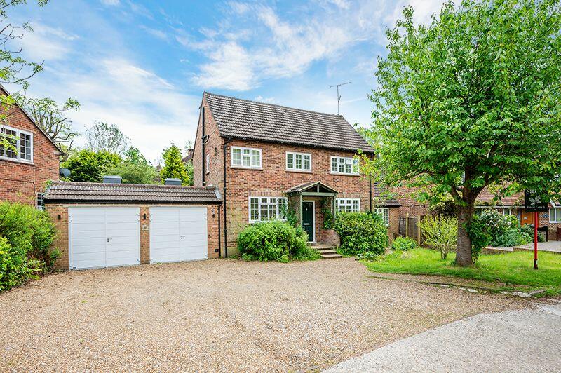 Meadowbrook, Oxted, RH8 9LT