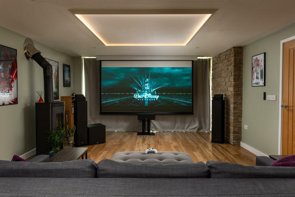 Cinema_Room_1.jpg