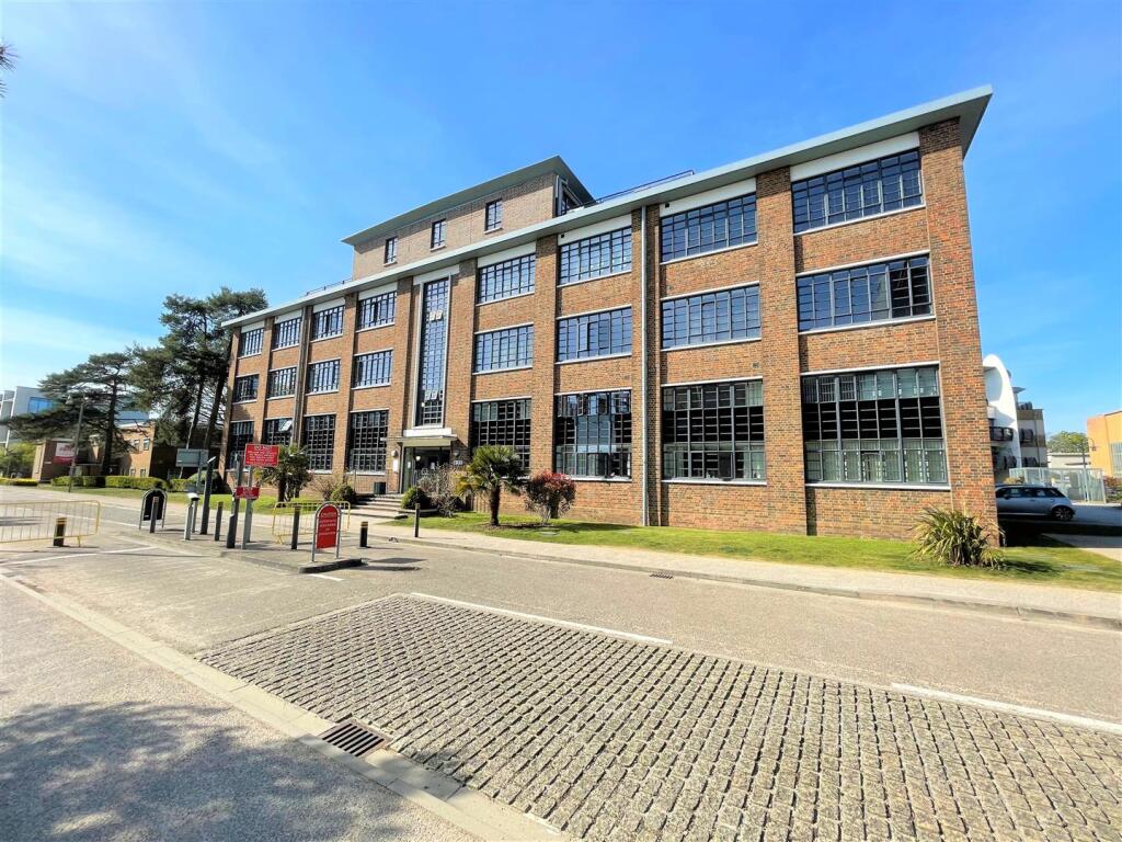 Cathedral Court, O'Gorman Avenue, Farnborough