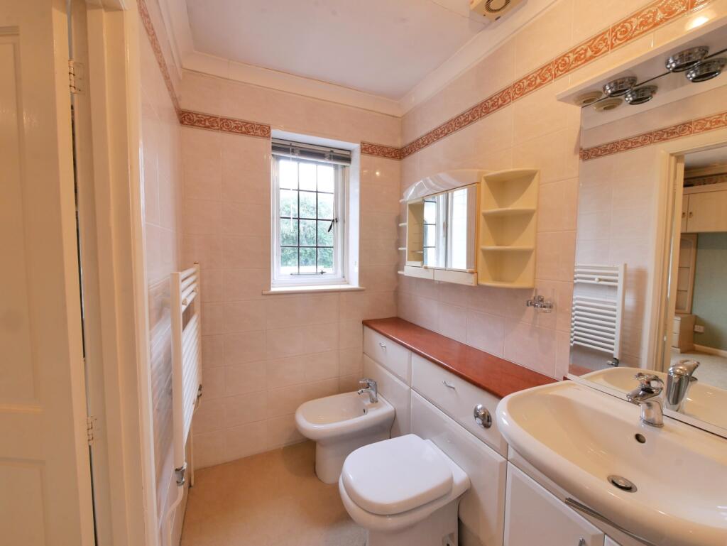 En Suite Bathroom