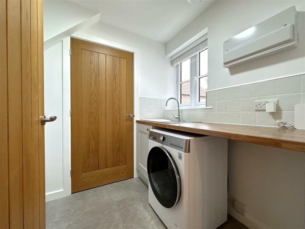 Utility Room 948