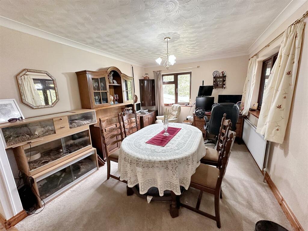 Dining Bedroom 3.jpg