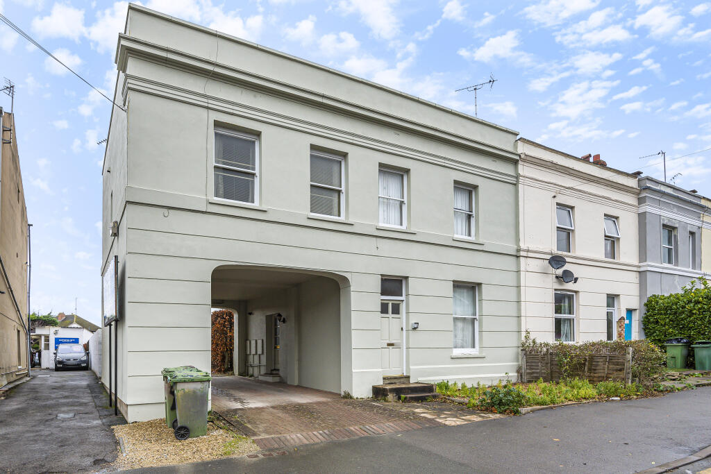 Prestbury Road, Cheltenham, Gloucestershire, GL52