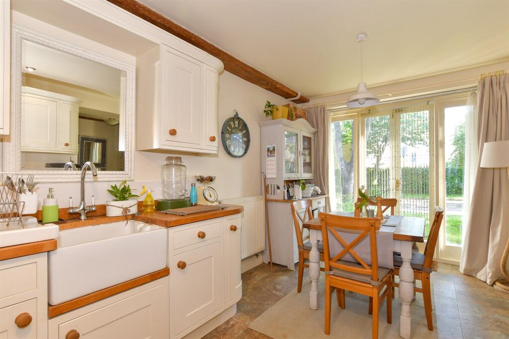 Kitchen/ Dining Area