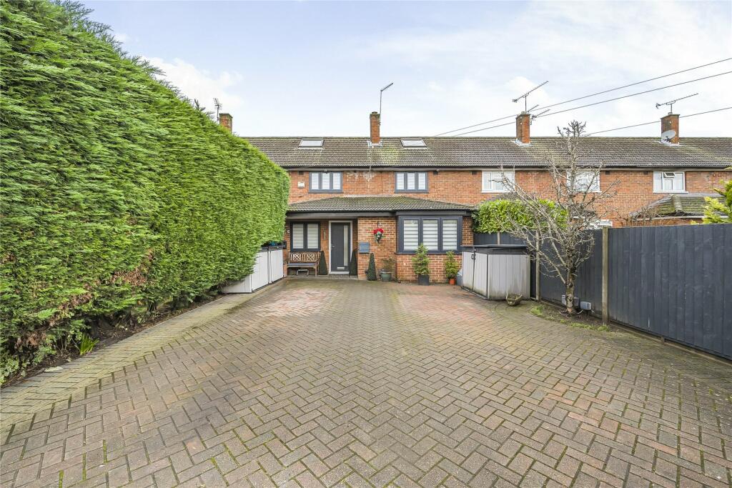 Sundridge Road, Kingfield, Woking, Surrey, GU22