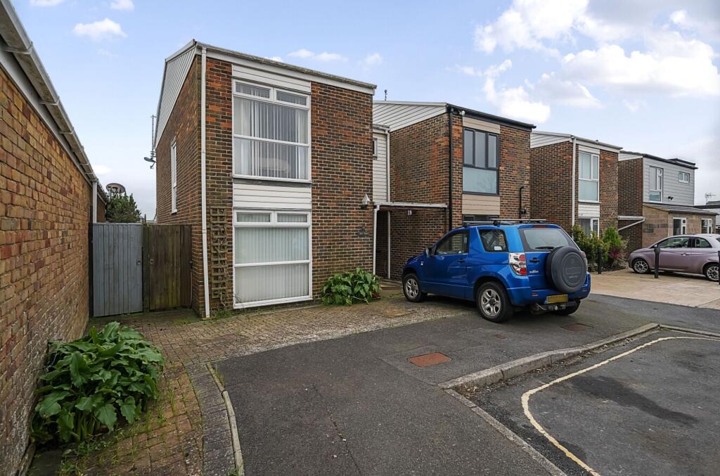 Silverdale Close, Pagham, PO21