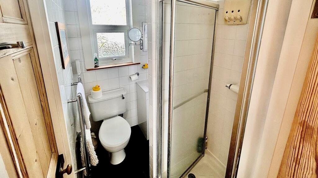 Ensuite Shower.jpg