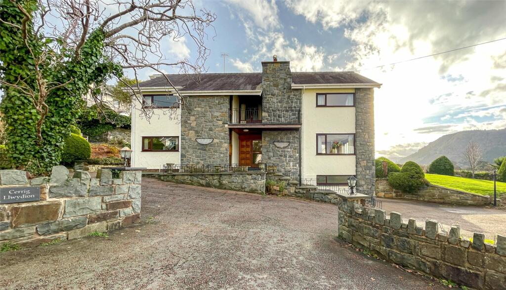 Town Hill, Llanrwst, Conwy, LL26