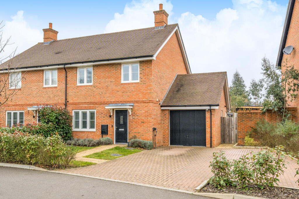 Bramley Vale, Cranleigh, GU6