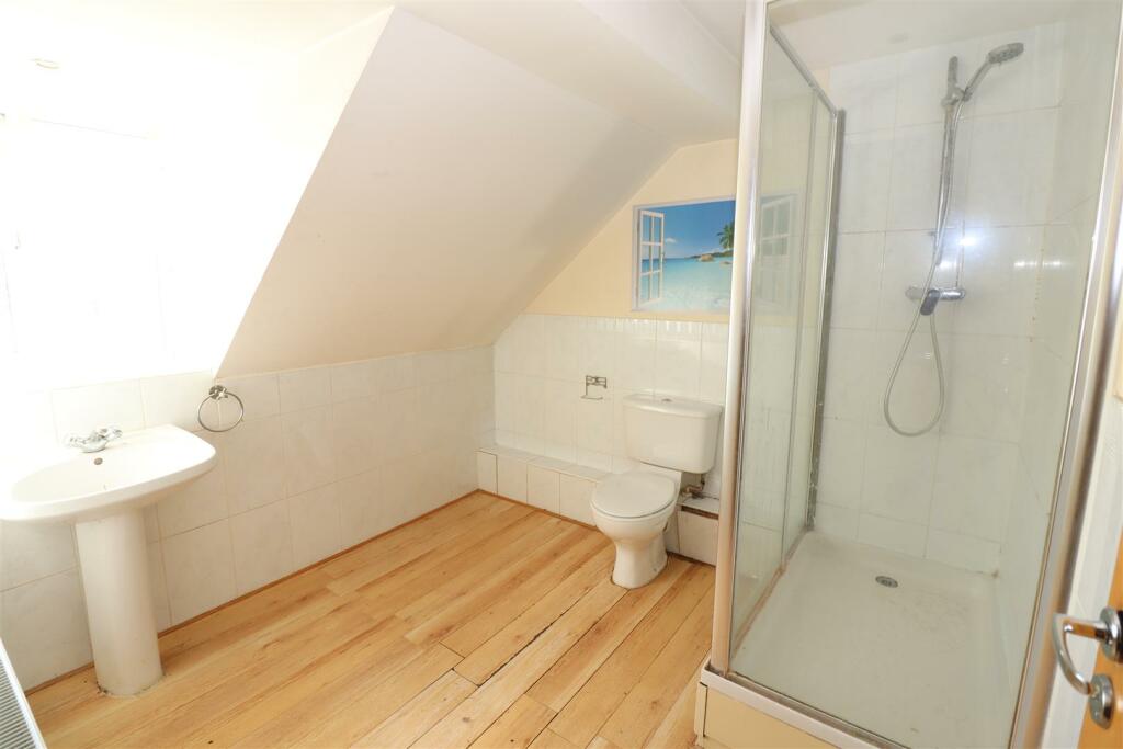 En-suite Shower Room / WC