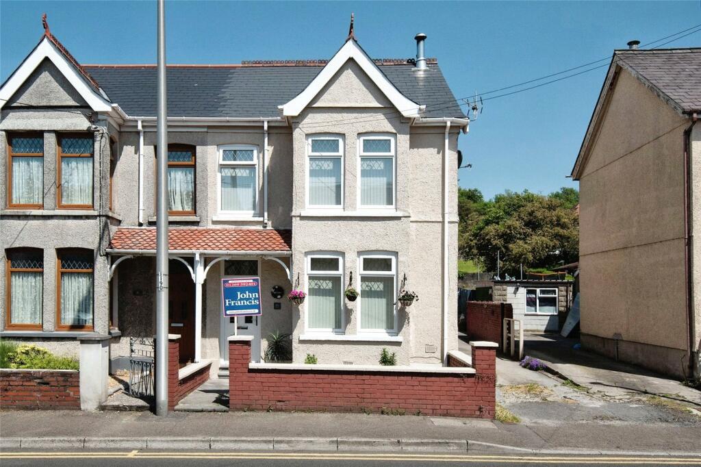 College Street, Ammanford, Carmarthenshire, SA18