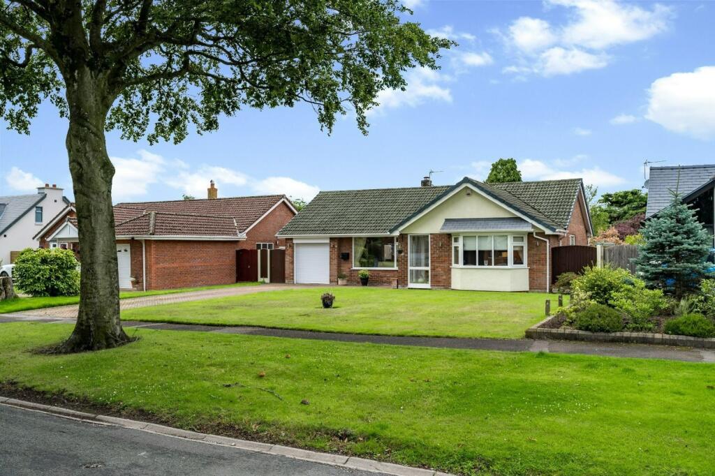 Culcheth Hall Drive, Culcheth, Warrington, Cheshire, WA3