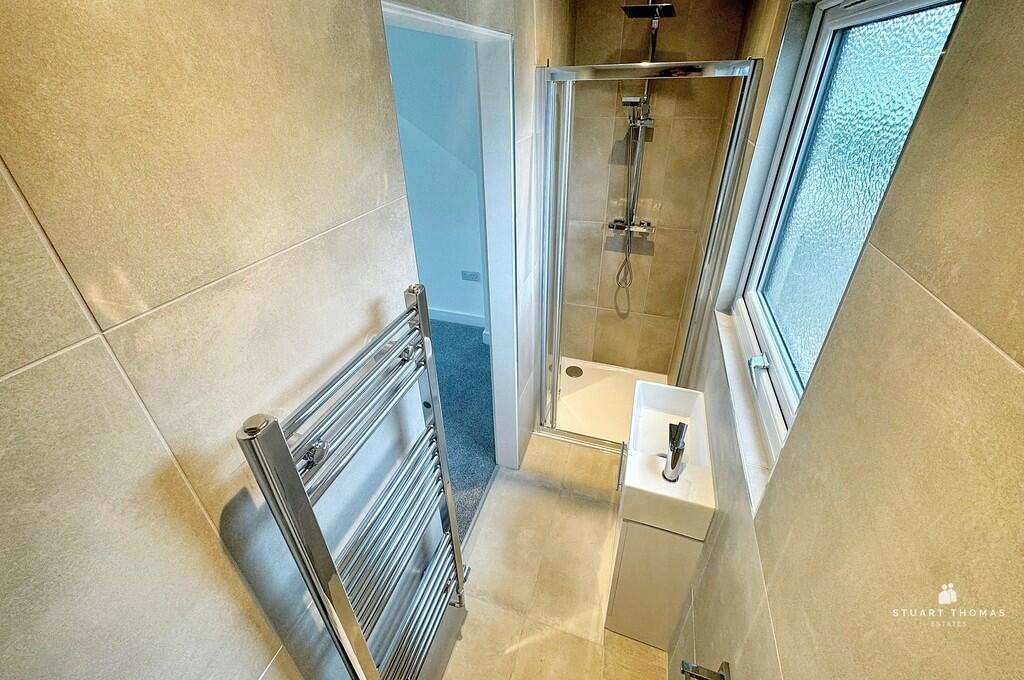 Upstairs ensuite