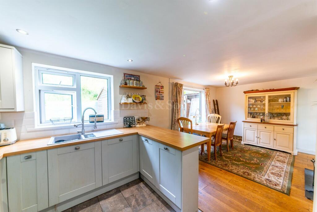 Kitchen/Dining Room