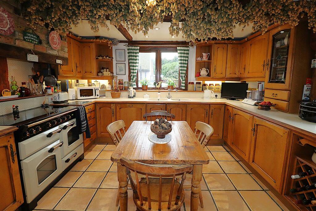 Kitchen/Breakfast Room