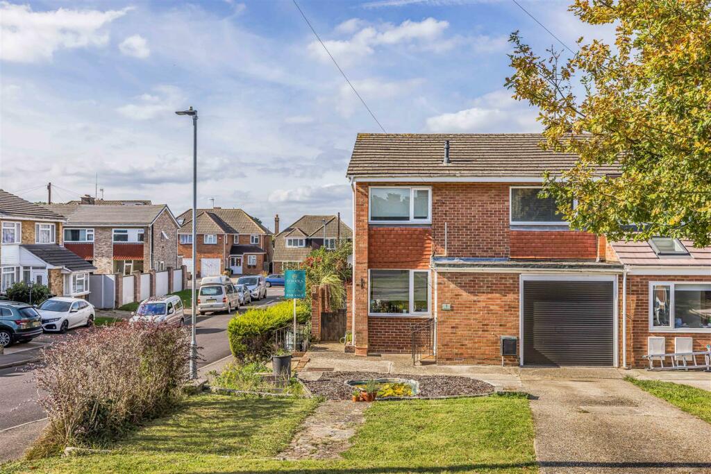 1 Greenlea Close, Waterlooville-Small-PorticoMarke