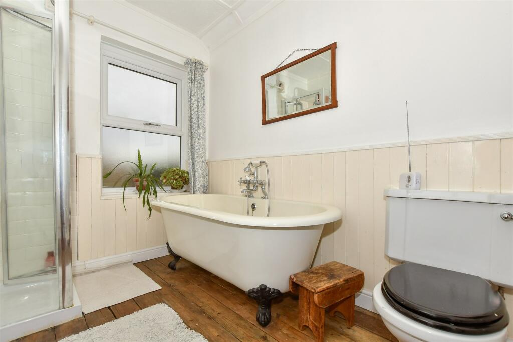 En-Suite Bathroom