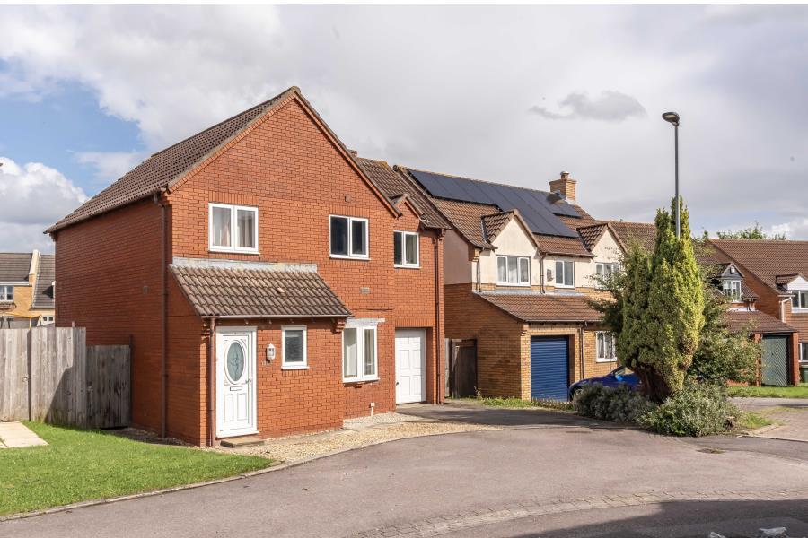 Oaktree Crescent - Bradley Stoke