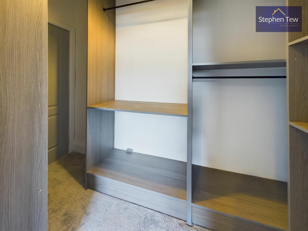 Walk-in Wardrobe