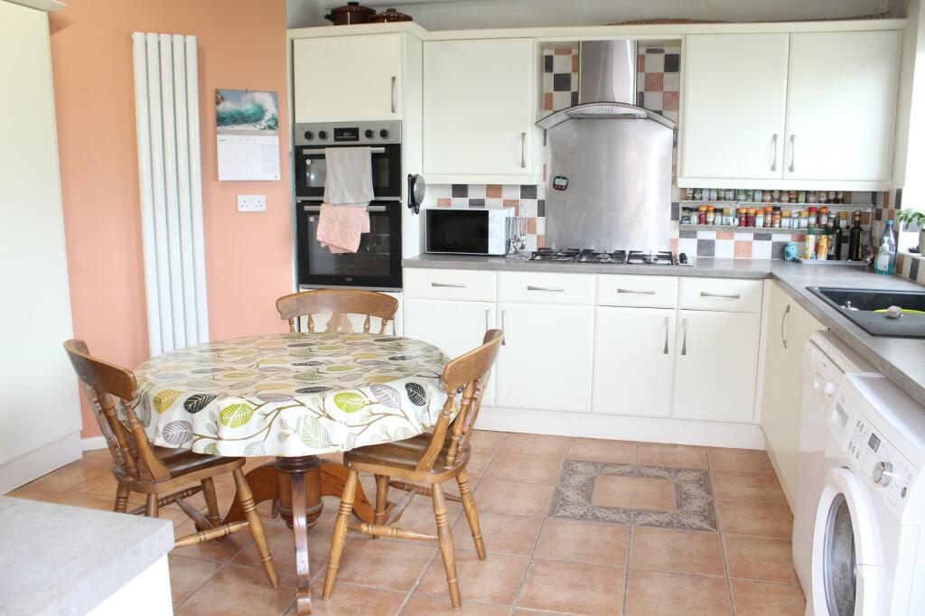 Fitted Kitchen Picture 2