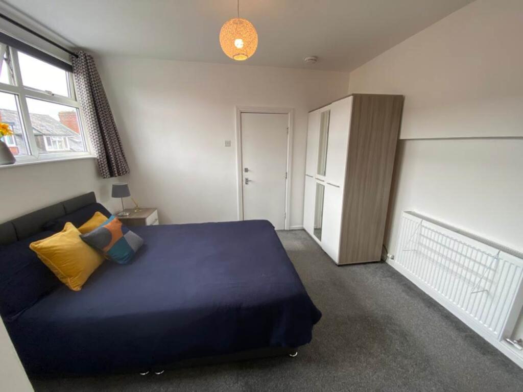 Edinburgh Grove (room 5), Armley, Leeds