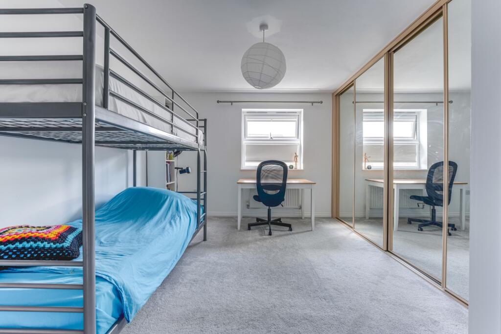 Lancaster Gate, Upper Cambourne, Cambridge, Cambridgeshire, CB23