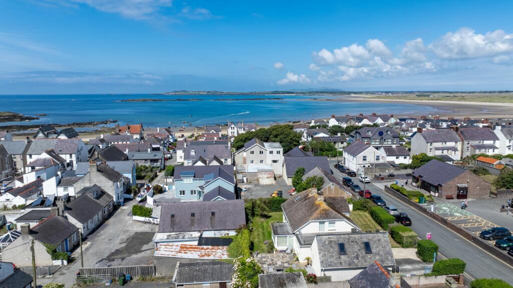 Cumbria And High Wind, High Street, Rhosneigr, Anglesey, LL64 5UX