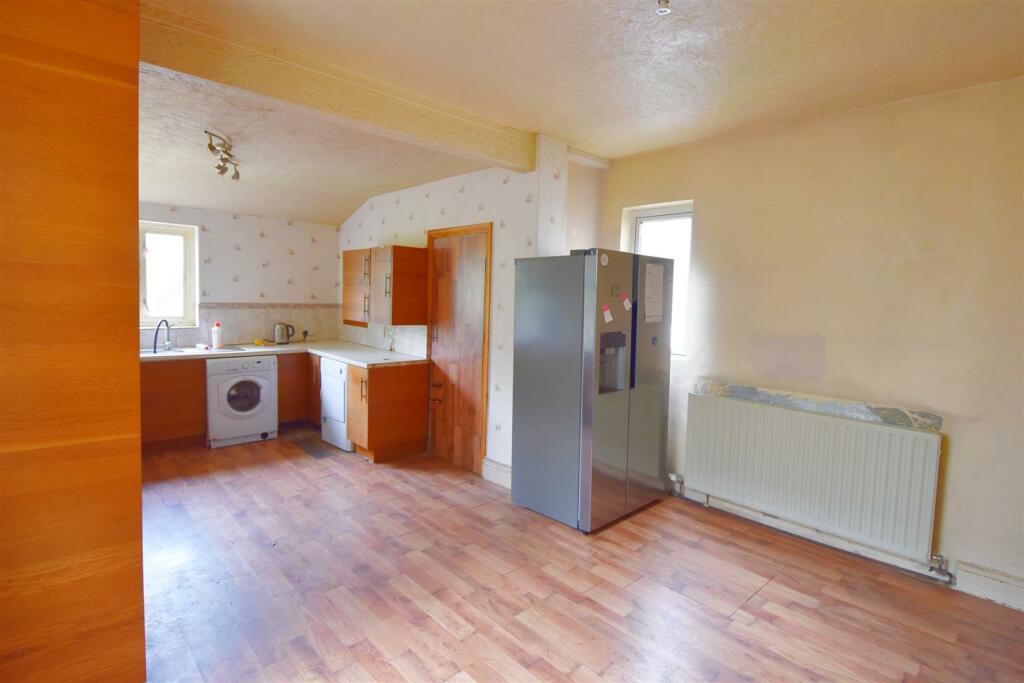 Kitchen_breakfast area.jpg