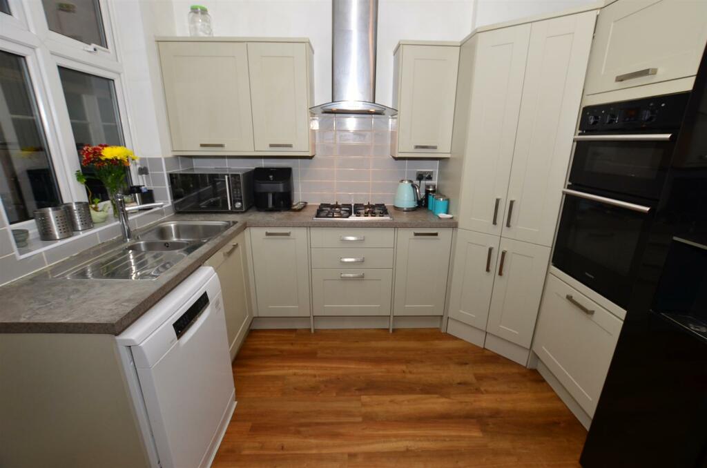 Fitted Kitchen