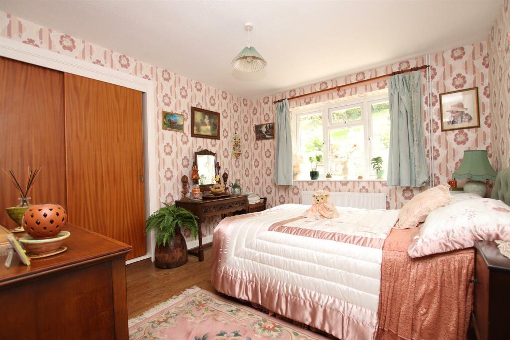 Bedroom 6.JPG