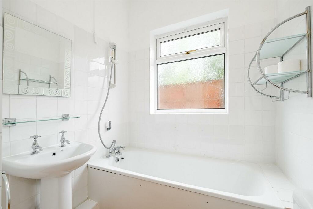 162 Chingford Mount Road-5_web.jpg