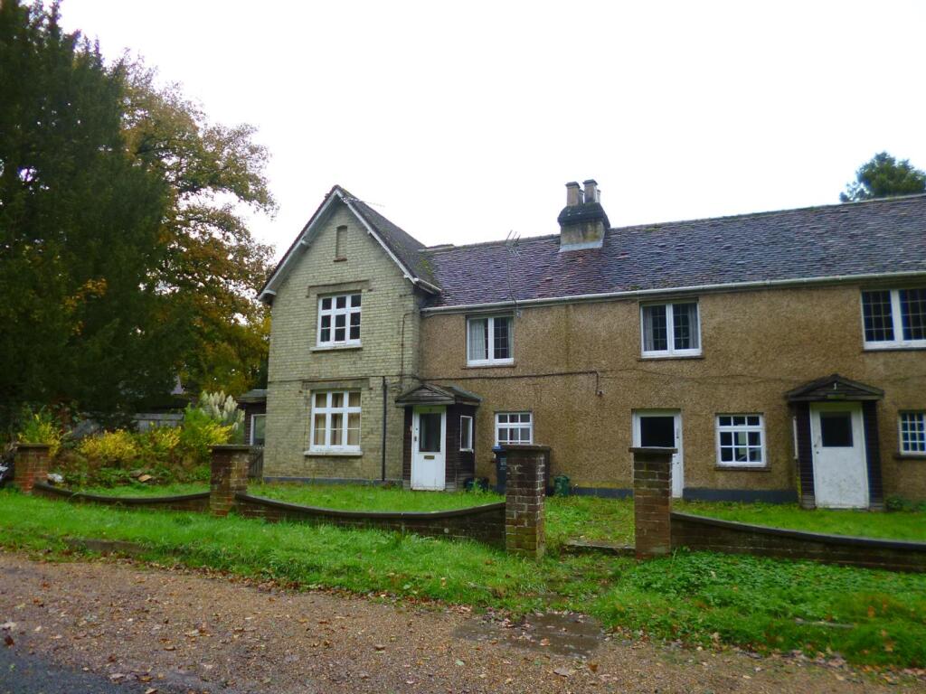 Lower Woodside Cottages, Woodside Lane, Brookmans Park