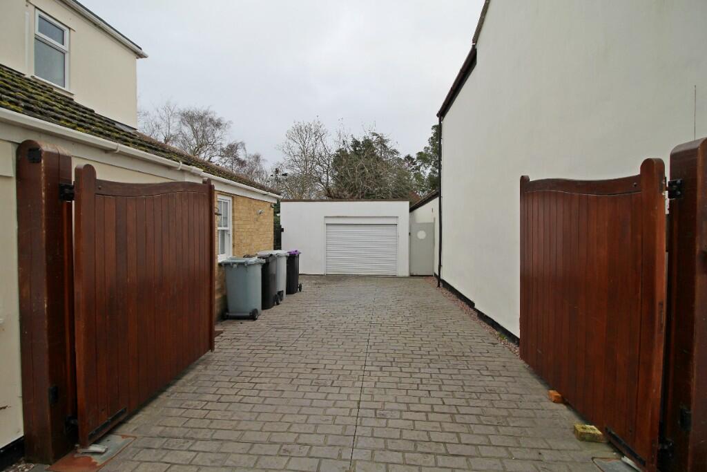 driveway &amp; garage