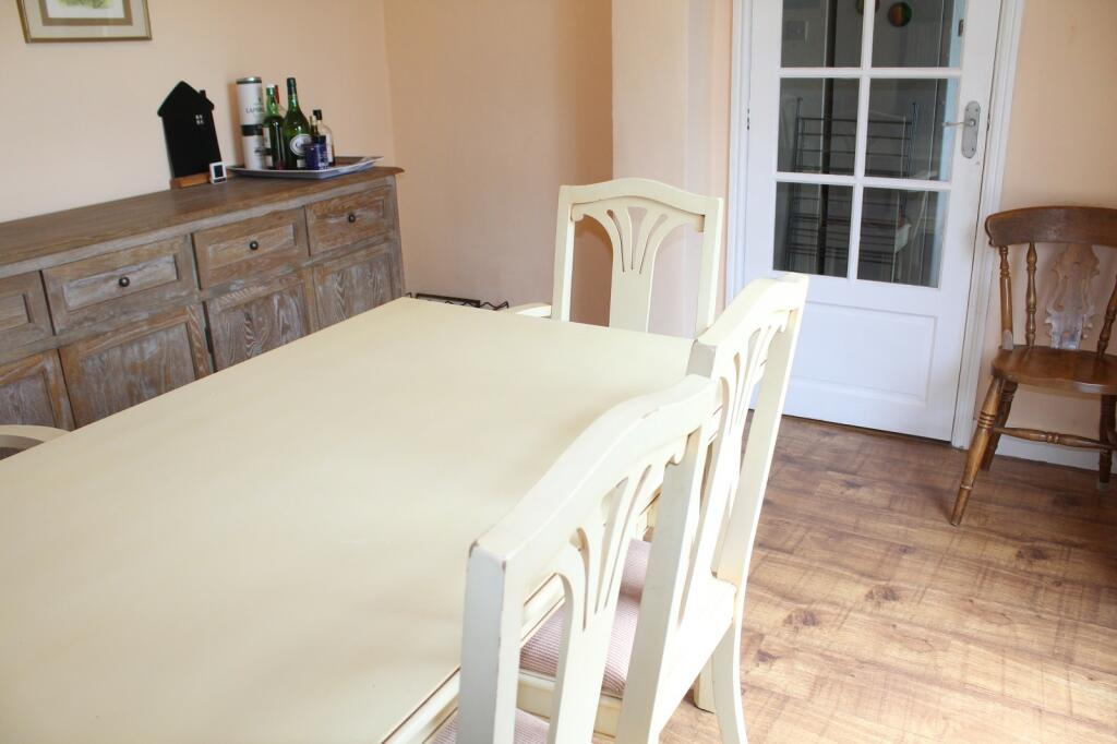 Dining Room Picture 2