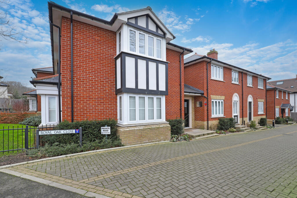 Royal Oak Close, Loughton, Essex, IG10