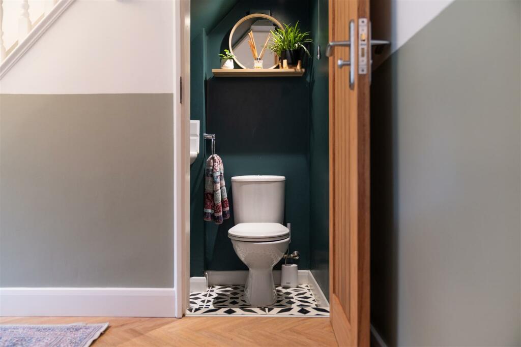 Downstairs WC-2.jpg