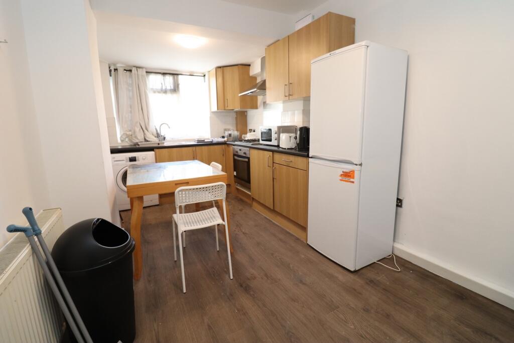 Bedser Drive, Greenford, UB6